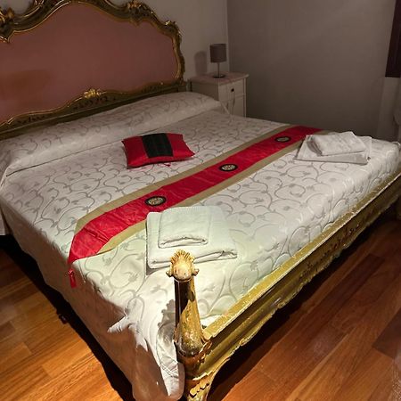 1 Ca'Del Traghetto Family Apartment เวนิส ภายนอก รูปภาพ