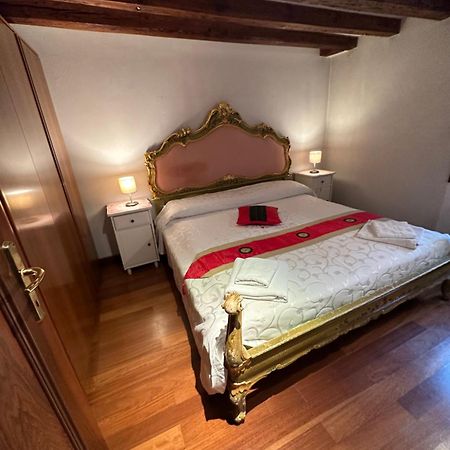 1 Ca'Del Traghetto Family Apartment เวนิส ภายนอก รูปภาพ