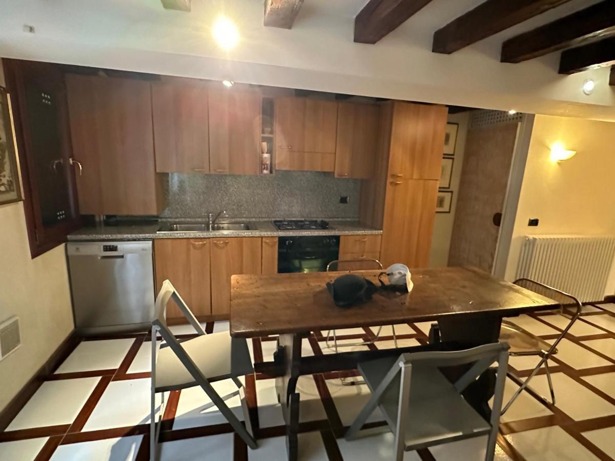 1 Ca'Del Traghetto Family Apartment เวนิส ภายนอก รูปภาพ