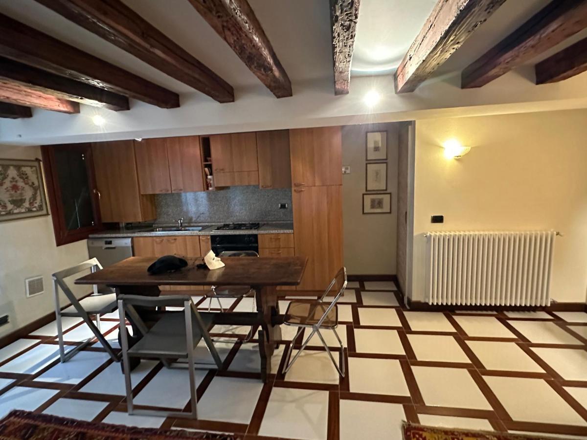 1 Ca'Del Traghetto Family Apartment เวนิส ภายนอก รูปภาพ