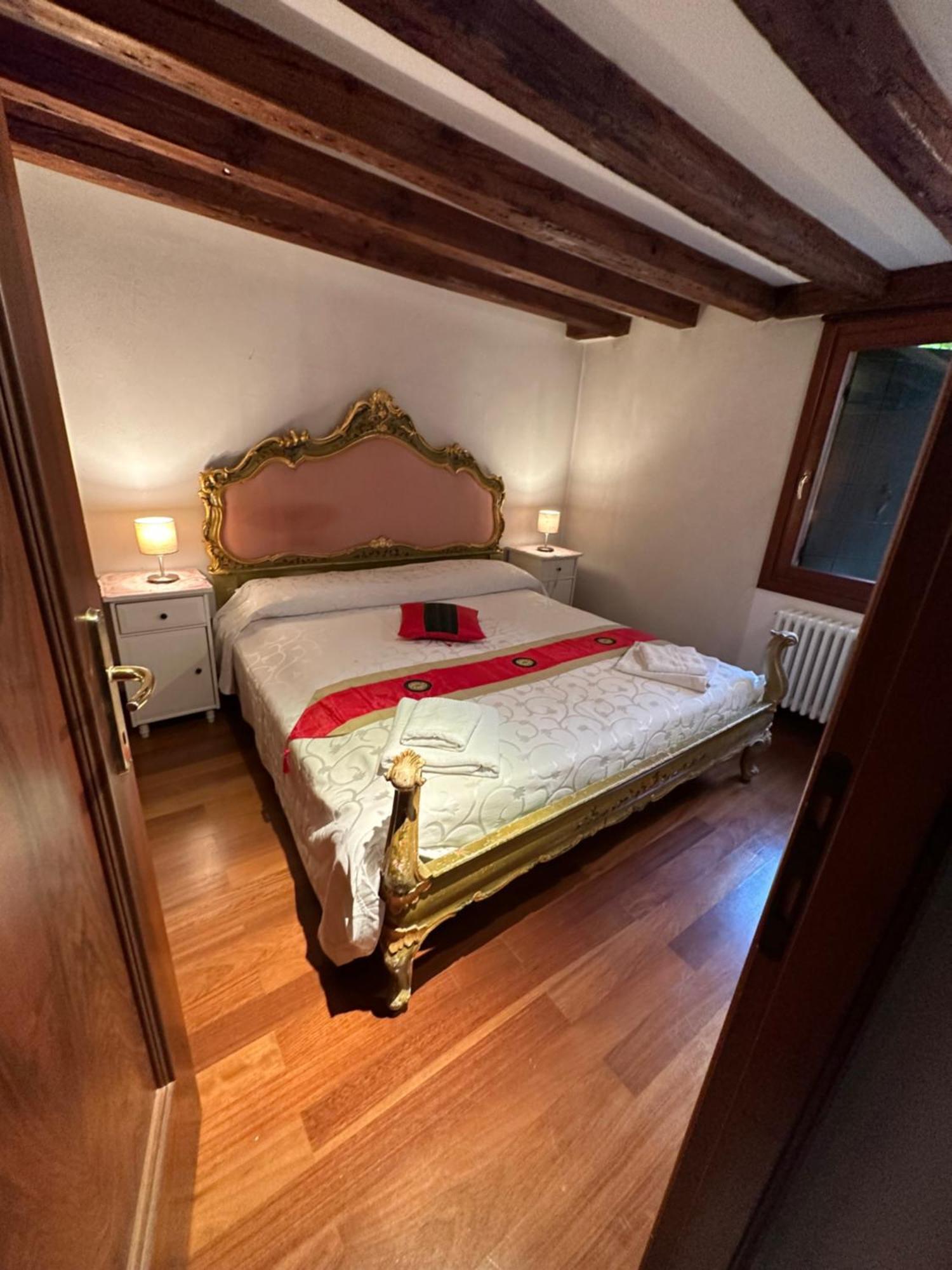 1 Ca'Del Traghetto Family Apartment เวนิส ภายนอก รูปภาพ