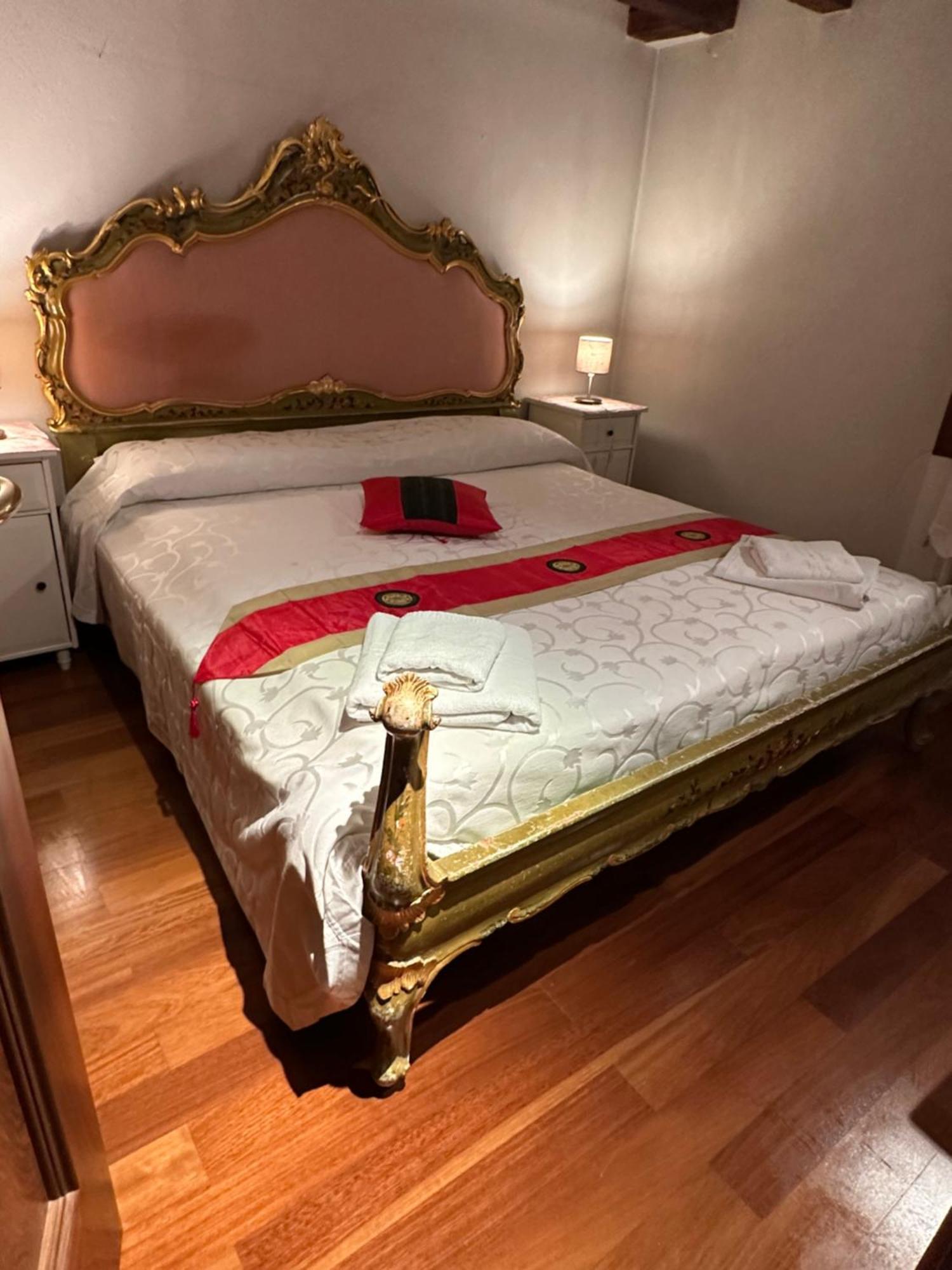 1 Ca'Del Traghetto Family Apartment เวนิส ภายนอก รูปภาพ