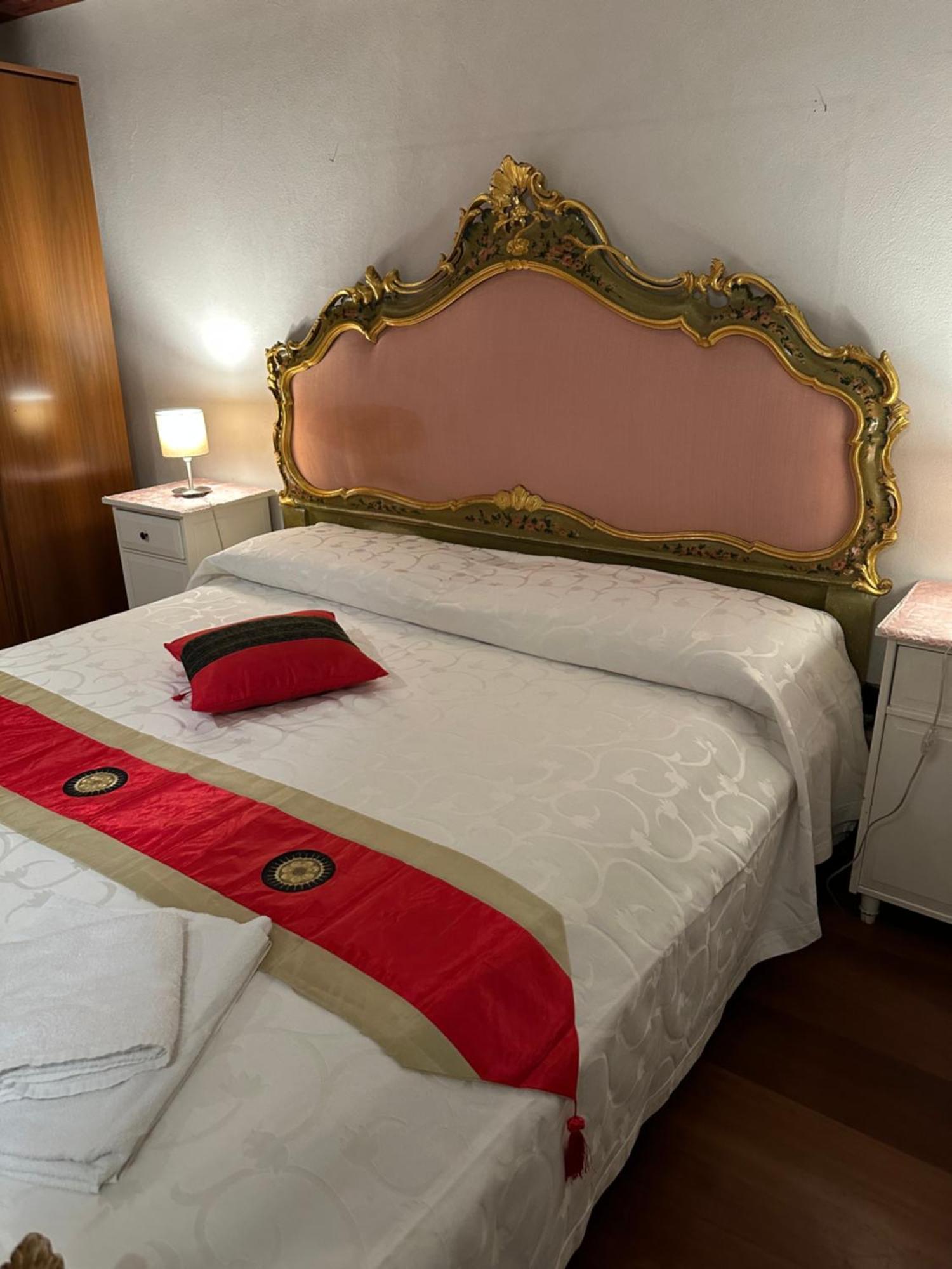 1 Ca'Del Traghetto Family Apartment เวนิส ภายนอก รูปภาพ