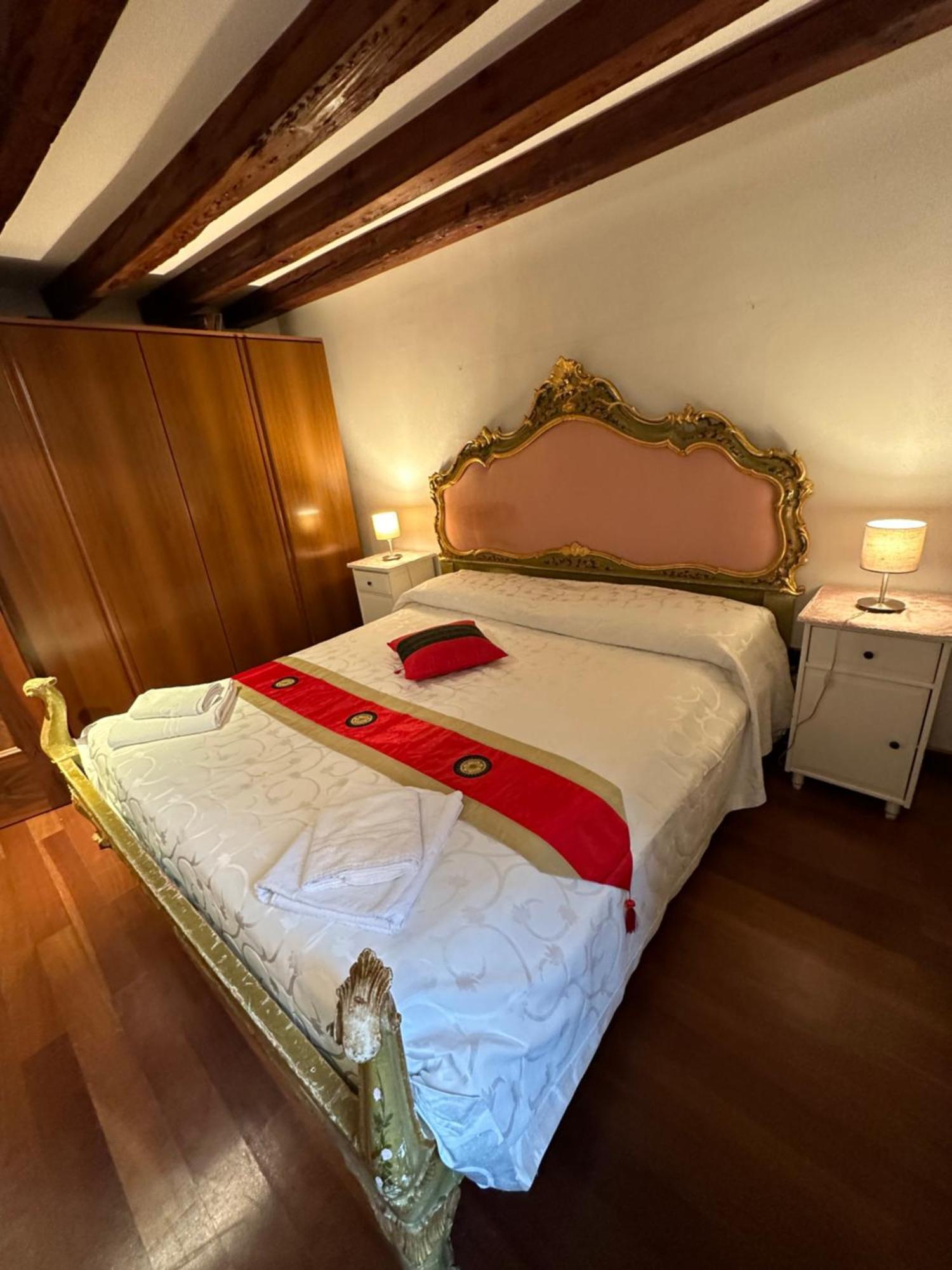 1 Ca'Del Traghetto Family Apartment เวนิส ภายนอก รูปภาพ